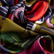 Lade das Bild in den Galerie-Viewer, Silk Carre 130 - Horloge - Grün