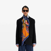 Lade das Bild in den Galerie-Viewer, Silk Carre 100 - Atelier - Blau