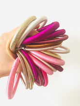 Lade das Bild in den Galerie-Viewer, Uni Silk Bangle - Lilac