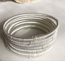 Lade das Bild in den Galerie-Viewer, Uni Silk Bangle - Lilac