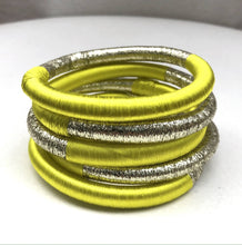 Lade das Bild in den Galerie-Viewer, Bicolor Silk Bangle - Beige/gold