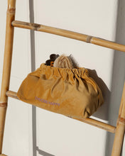 Lade das Bild in den Galerie-Viewer, It Is What It Is - Velvet Clutch - Sorbet Island