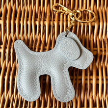 Lade das Bild in den Galerie-Viewer, Bello Bag Charm
