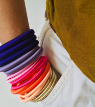 Lade das Bild in den Galerie-Viewer, Uni Silk Bangle - Fuchsia
