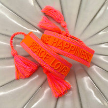 Lade das Bild in den Galerie-Viewer, PEACE LOVE HAPPINESS
