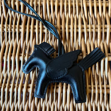 Lade das Bild in den Galerie-Viewer, Pegasus Bag Charm
