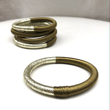 Lade das Bild in den Galerie-Viewer, Bicolor Silk Bangle - Petrol/gold
