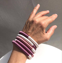 Lade das Bild in den Galerie-Viewer, Tricolor Silk Bangle - Earth
