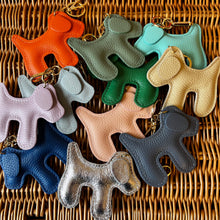 Lade das Bild in den Galerie-Viewer, Bello Bag Charm
