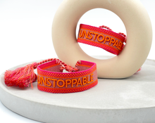 Lade das Bild in den Galerie-Viewer, UNSTOPPABLE
