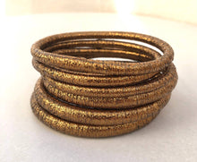 Lade das Bild in den Galerie-Viewer, Uni Silk Bangle - Old rose
