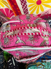 Lade das Bild in den Galerie-Viewer, Kosmetiktasche

