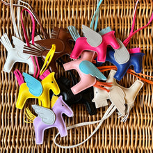 Lade das Bild in den Galerie-Viewer, Pegasus Bag Charm
