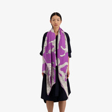 Lade das Bild in den Galerie-Viewer, Cotton/Silk Scarf - Astrologie - Violet
