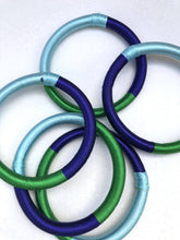 Lade das Bild in den Galerie-Viewer, Tricolor Silk Bangle - Violet
