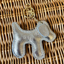 Lade das Bild in den Galerie-Viewer, Bello Bag Charm
