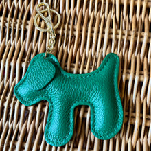 Lade das Bild in den Galerie-Viewer, Bello Bag Charm
