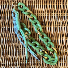 Lade das Bild in den Galerie-Viewer, Bag Charm Acryl/Paracord
