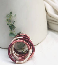 Lade das Bild in den Galerie-Viewer, Tricolor Silk Bangle - Ocean
