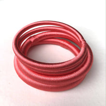Lade das Bild in den Galerie-Viewer, Uni Silk Bangle - Fuchsia
