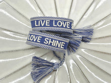 Lade das Bild in den Galerie-Viewer, LIVE LOVE SHINE
