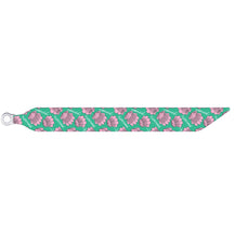 Lade das Bild in den Galerie-Viewer, Sorbet Island - Silk Bracelet - Pink Shell
