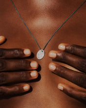 Lade das Bild in den Galerie-Viewer, You Can &amp; You Will - Mother Of Pearl Necklace
